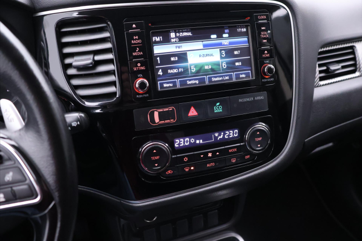 Mitsubishi Outlander 2,3 DI-D 110kW 4WD CZ Instyle