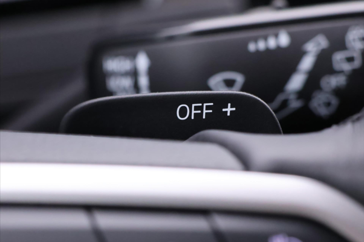 Volkswagen Passat 2,0 TDI 140kW DSG Elegance DPH