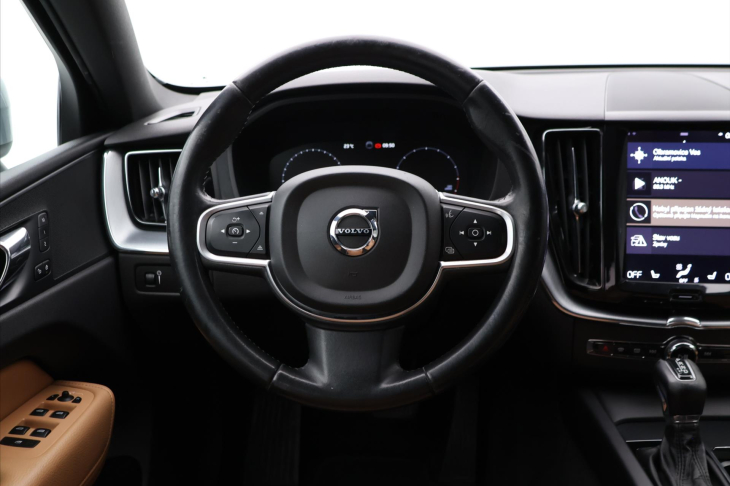 Volvo XC60 2,0 140KW D4 Momentum AWD Auto