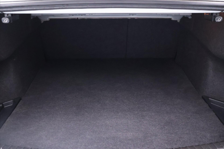 Mazda 6 2,2 D Skyactiv 110kW Revolution