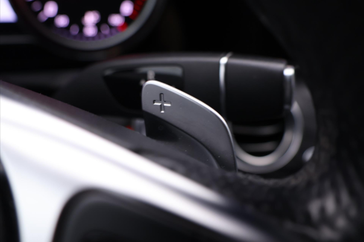 Mercedes-Benz Třídy E 2,0 220d 143kW AMG Burmester