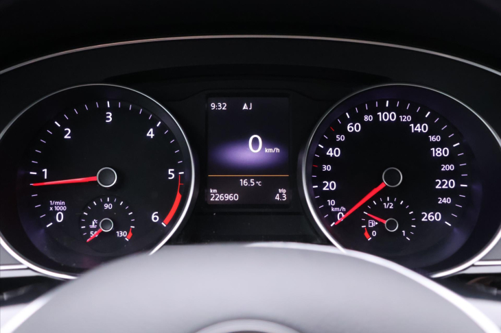 Volkswagen Passat 2,0 TDI 110kW Highline LED CZ