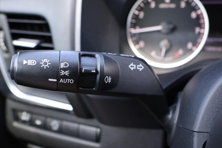 Nissan Qashqai 1,3 DIG-T MHEV Business Tažné
