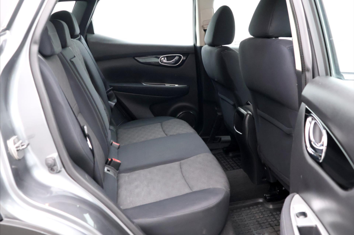 Nissan Qashqai 1,2 DIG-T 95KW CZ Acenta