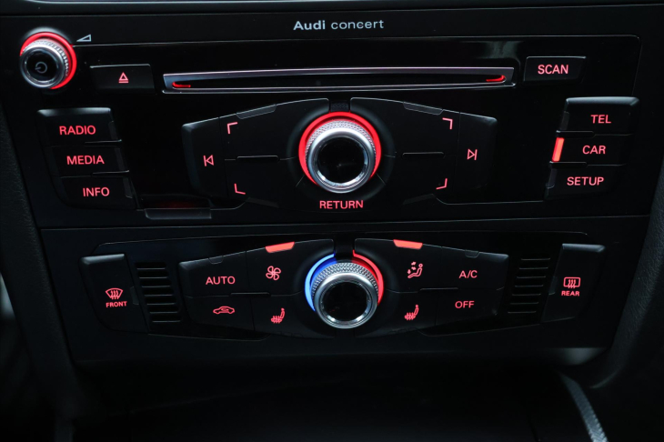 Audi A4 2,0 TDI Quattro S-line S-tronic