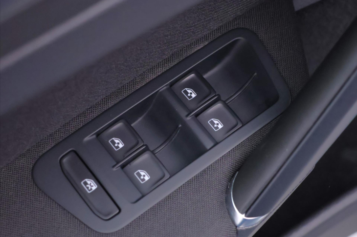 Volkswagen Golf 2,0 TDI 110kW DSG 1.Maj. DPH