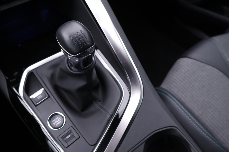 Peugeot 5008 1,2 PT 96kW Allure 7.Míst DPH