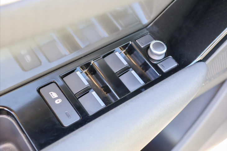 Land Rover Range Rover Velar 2,0 D180 AWD Aut. LED Kůže