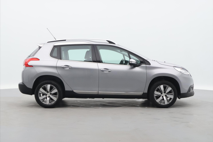 Peugeot 2008 1,2 VTi 60kW AT,Navi