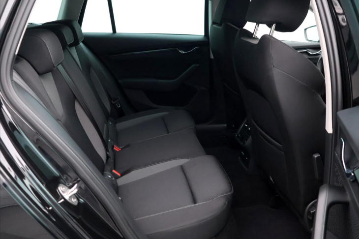 Škoda Octavia 2,0 TDI 110kW DSG Matrix DPH