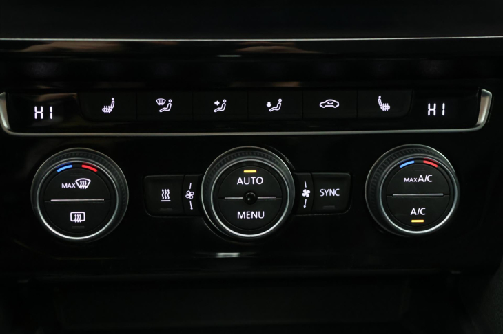 Volkswagen Passat 2,0 TDI 140kW R-Line DSG