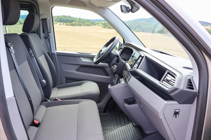 Volkswagen Transporter 2,0 TDI DSG Bulli Long 9-Míst