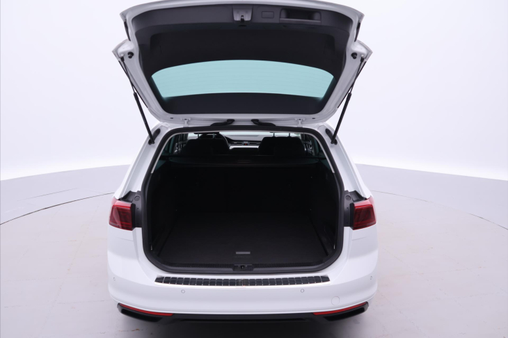 Volkswagen Passat 2,0 TDI 110kW DSG Matrix DPH
