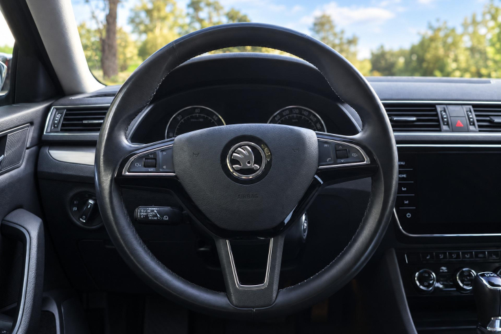 Škoda Superb 2,0 TDI DSG 110kW Style Navi