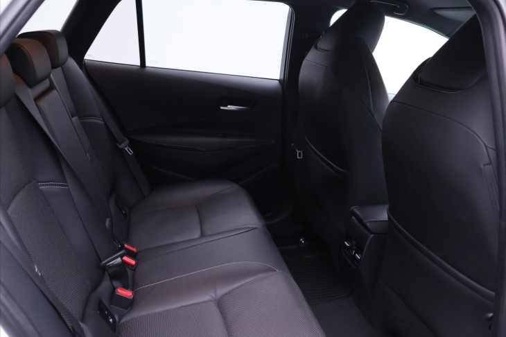 Toyota Corolla 2,0 e-CVT 112kW Executive CZ