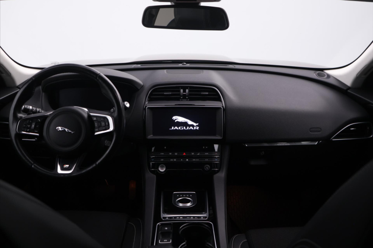 Jaguar F-Pace 3,0 221kW 30d 4x4 Aut. CZ