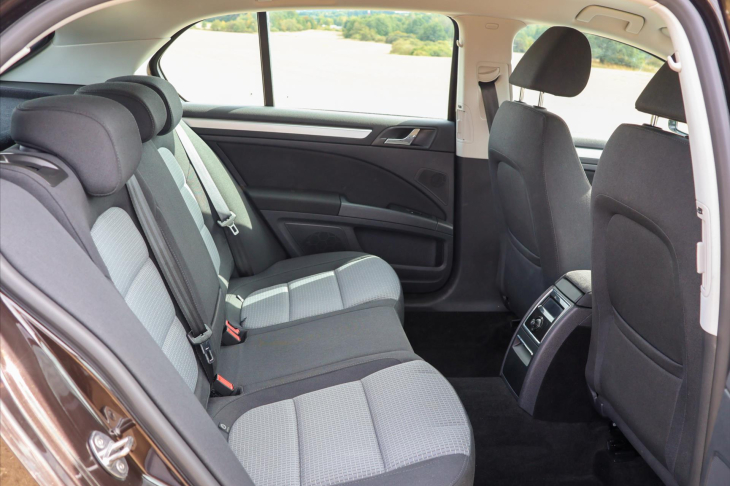 Škoda Superb 2,0 TDI Exclusive Xenon 1.Maj.