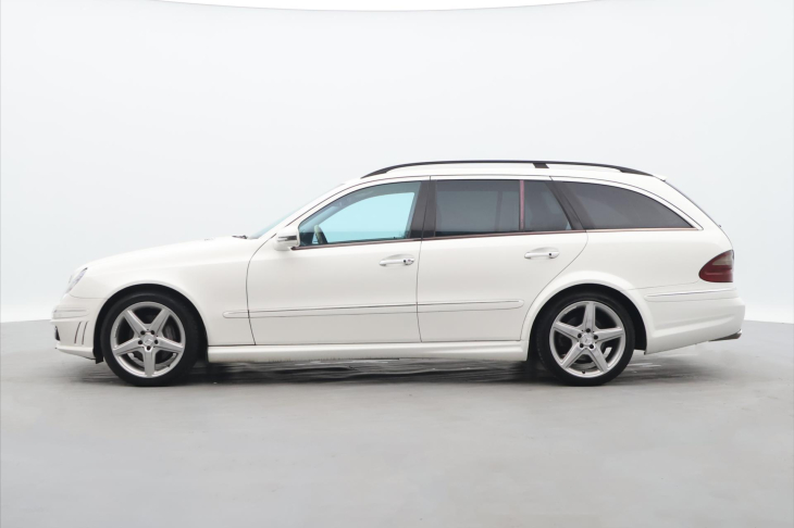 Mercedes-Benz Třídy E 3,2 E320 165kW AMG Paket
