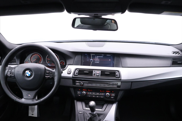 BMW Řada 5 2,0 520d 135kwPanorama Navi