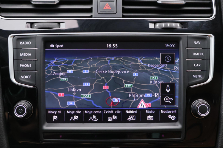 Volkswagen Golf 2,0 TDI 110kW DSG Highline CZ