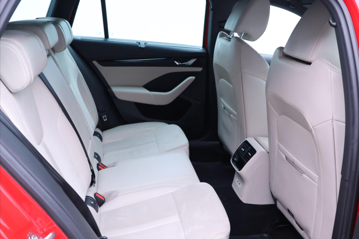 Škoda Octavia 1,5 TSI 110kW Style+matrix DPH