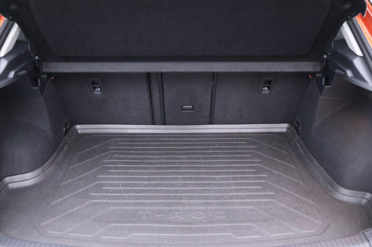 Volkswagen T-Roc 1,5 TSI DSG Design LED Tažné