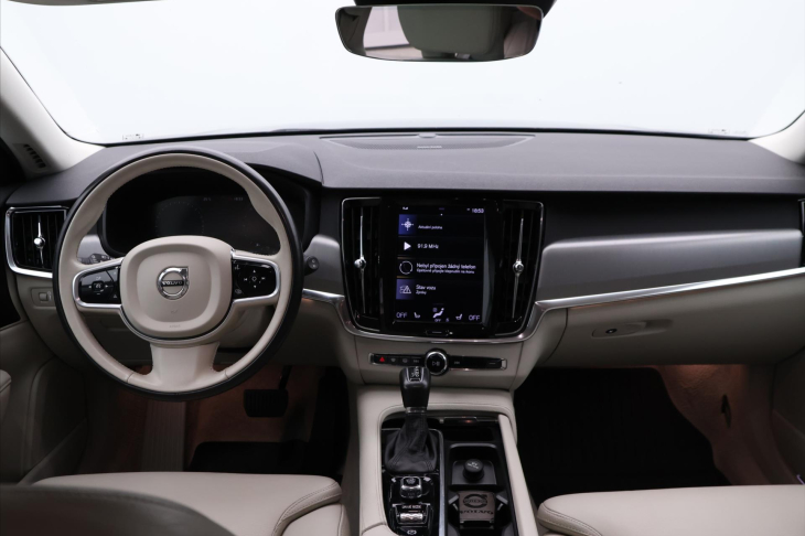 Volvo V90 2,0 D4 140kW Drive-E Momentum Aut.