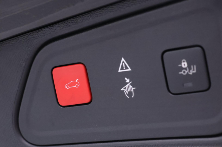 Peugeot 3008 1,2 e-THP 96kW Aut. GT Line