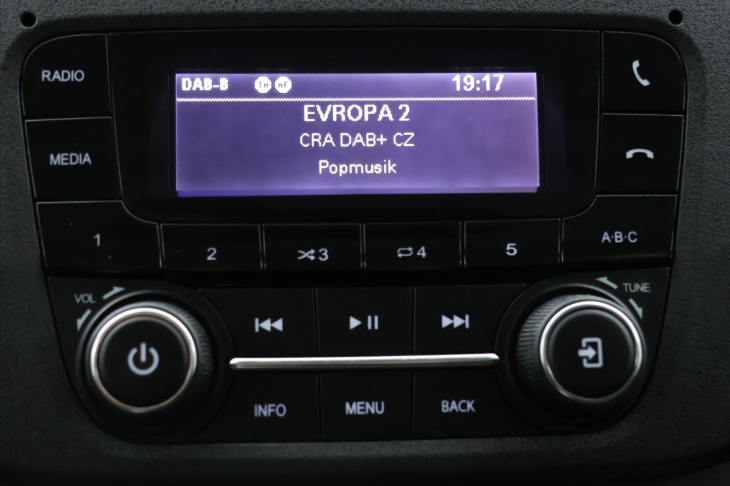 Iveco Daily 2,3 115kW L2H2 DPH