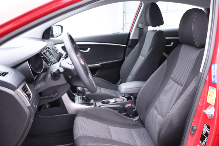 Hyundai i30 1,4 CVVT 73KW ENTRY CZ Serv.k.
