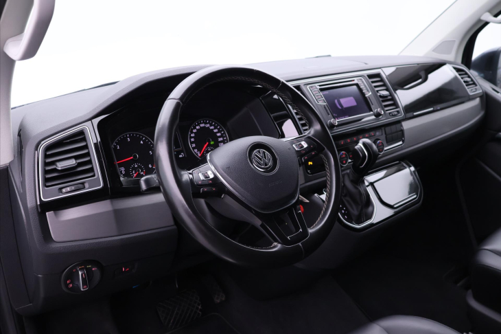Volkswagen Multivan 2,0 TDI DSG Highline 6-Míst DPH