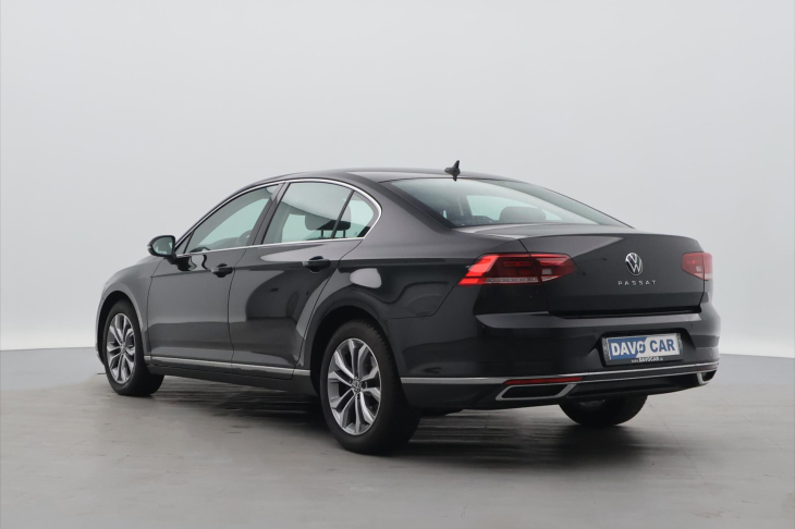 Volkswagen Passat 2,0 TDI Elegance Aut.Klima CZ