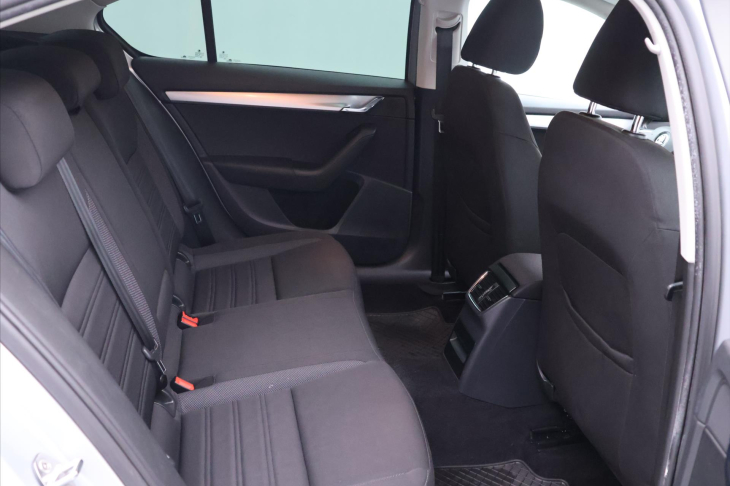 Škoda Octavia 1,6 TDI 85kW Ambition CZ