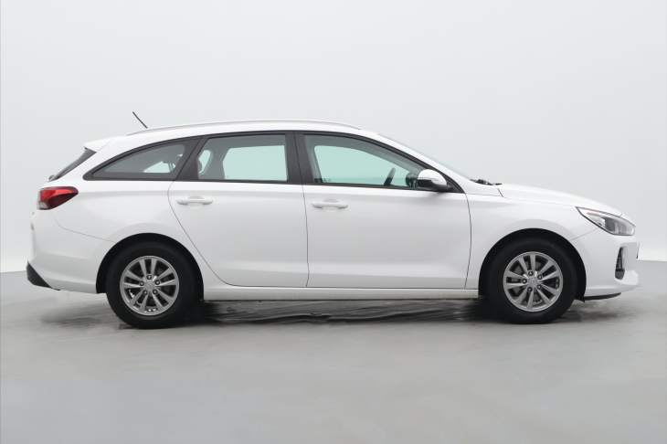 Hyundai i30 1,6 CRDi 81kW Trikolor tažné