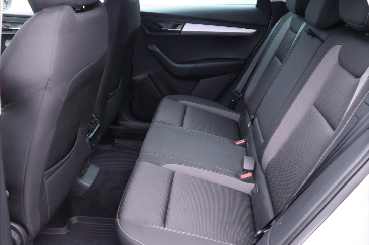 Škoda Karoq 2,0 TDI DSG Tour Virtual DPH