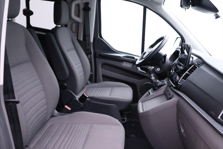 Ford Tourneo Custom 2,0 mHEV Titanium 8-Míst CZ