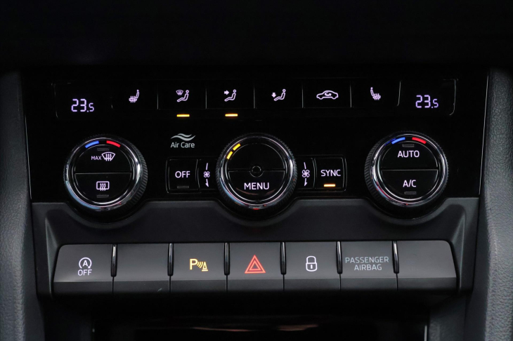 Škoda Karoq 2,0 TDI DSG 4x4 Sportline LED