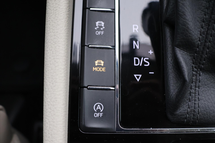 Škoda Superb 2,0 TDI 140kW L&K CZ DPH DSG