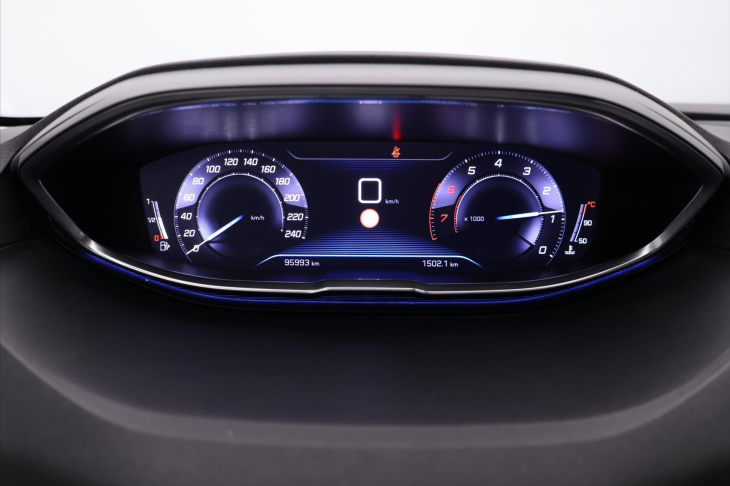 Peugeot 5008 1,2 PT 96kW Allure PANO 7-míst