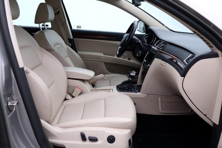 Škoda Superb 2,0 TDI 4x4 DSG Exclusive Kůže