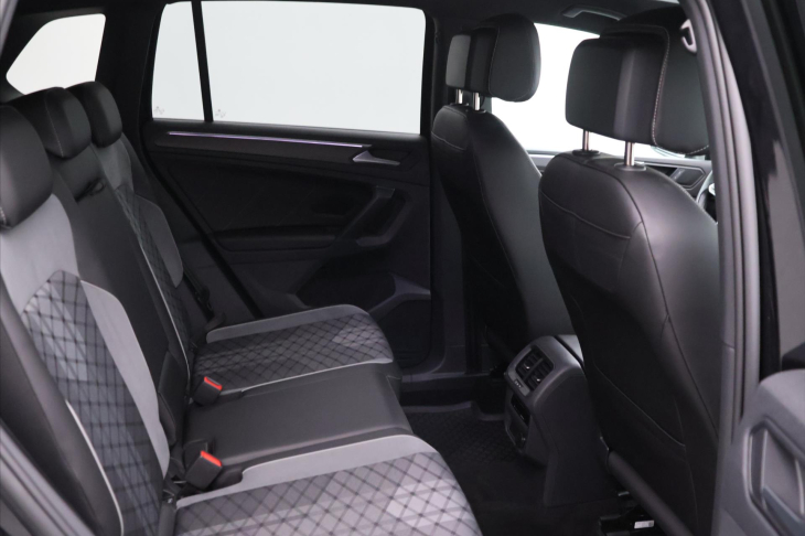 Volkswagen Tiguan 1,4 TSI PHEV 180kW R-Line DPH