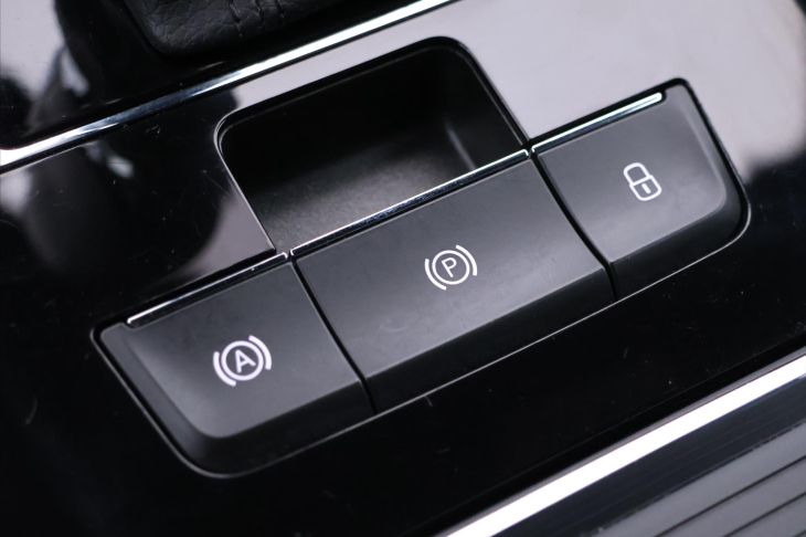 Škoda Superb 2,0 TDI 110kW DSG L&K DPH CZ