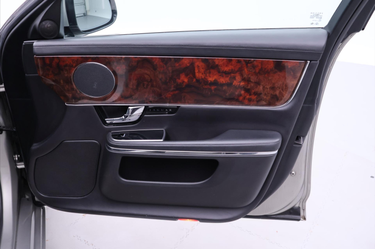 Jaguar XJ 3,0 D 202kW V6 Luxury