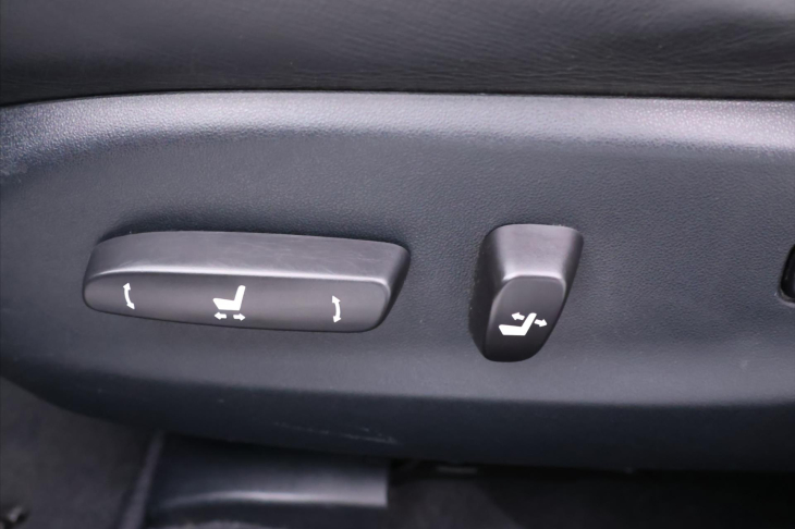 Lexus IS 250 2,5 i 153kW V6 Automat Kůže