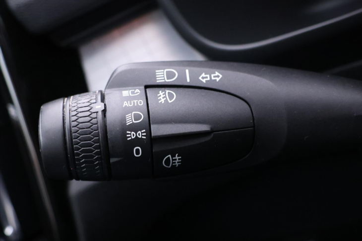 Volvo XC40 2,0 B3 120kW Core DCT CZ Záruka