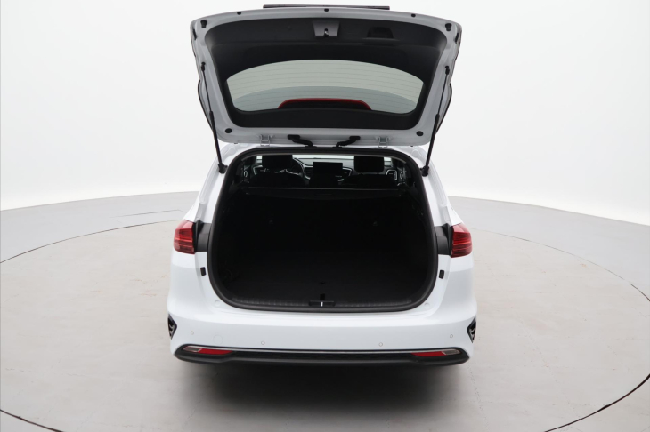 Kia Ceed 1,5 T-GDI 117kW DCT TOP DPH CZ