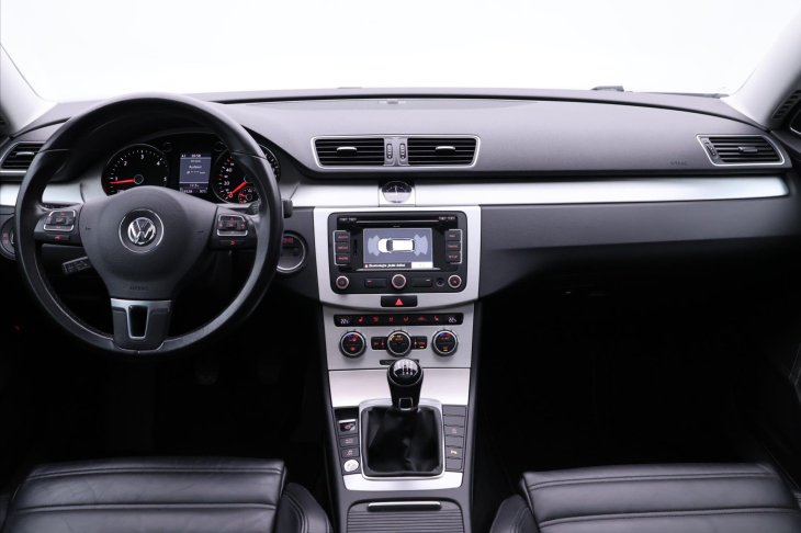 Volkswagen Passat 1,6 TDI Highline Xenon