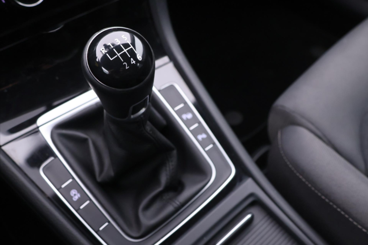 Volkswagen Golf 1,4 TSI 92kW Highline 1.Majitel