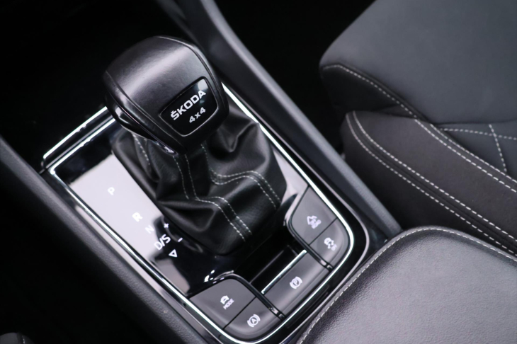 Škoda Karoq 2,0 TDI DSG 4x4 Sportline DPH