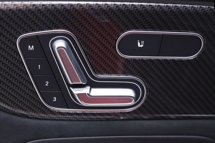 Mercedes-Benz GLB 2,0 200d 4MATIC AMG Premium+